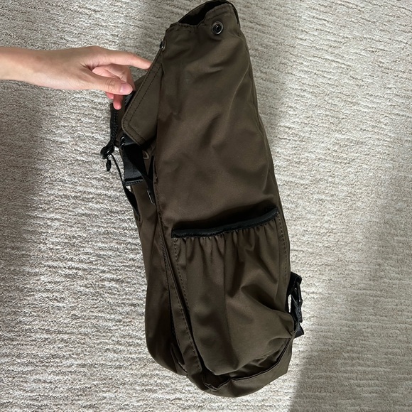 Artizia Golden by TNA altitude backpack - Shaw bag in olive army green - Picture 11 of 13